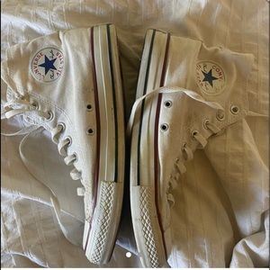 White high top converse chuck Taylor